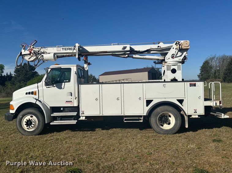 image for item FB7195 2007 Sterling Acterra digger derrick truck