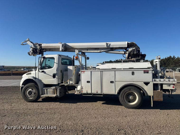 image for item FB7201 2013 Freightliner Business Class M2 digger derrick truck