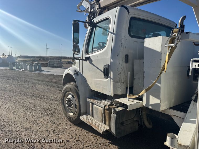 image for item FB7201 2013 Freightliner Business Class M2 digger derrick truck