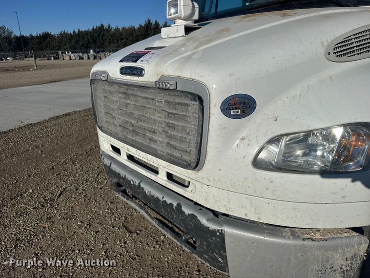 image for item FB7201 2013 Freightliner Business Class M2 digger derrick truck