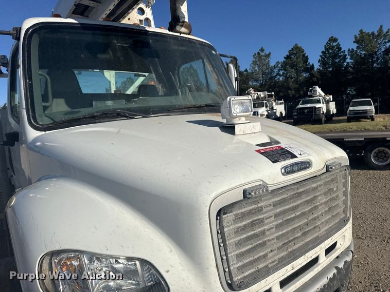 image for item FB7201 2013 Freightliner Business Class M2 digger derrick truck