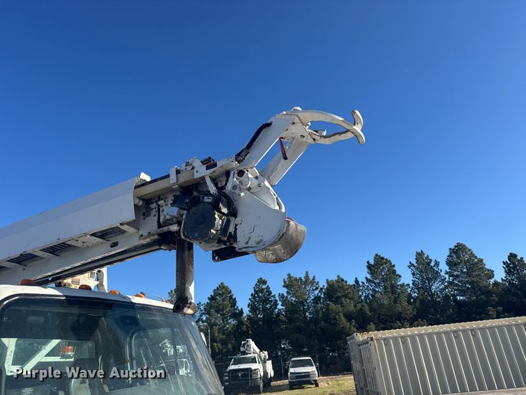 image for item FB7201 2013 Freightliner Business Class M2 digger derrick truck