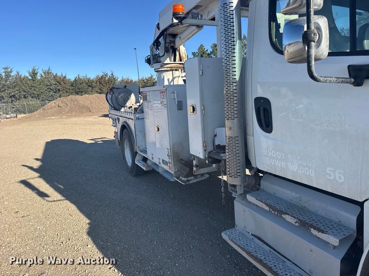 image for item FB7201 2013 Freightliner Business Class M2 digger derrick truck