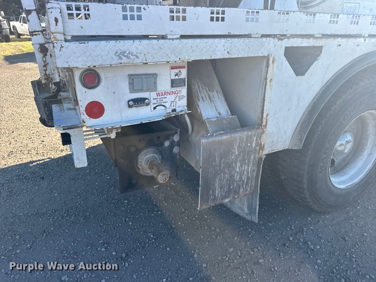 image for item FB7201 2013 Freightliner Business Class M2 digger derrick truck