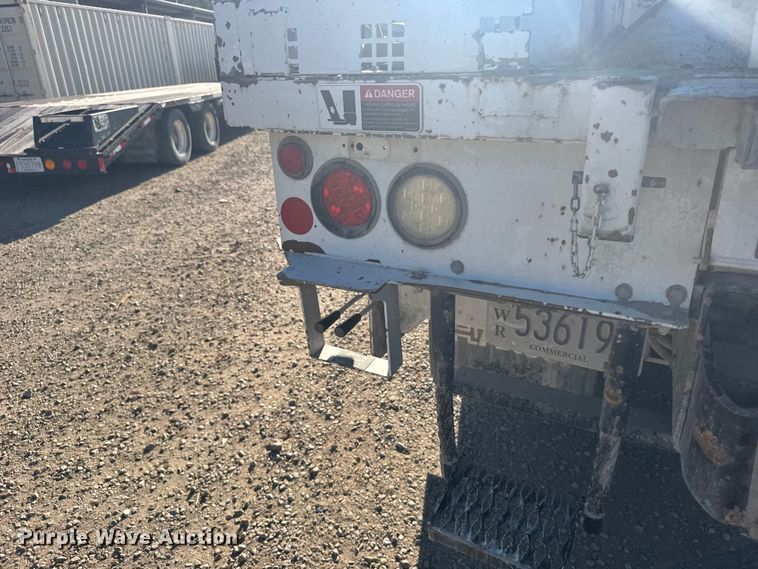 image for item FB7201 2013 Freightliner Business Class M2 digger derrick truck