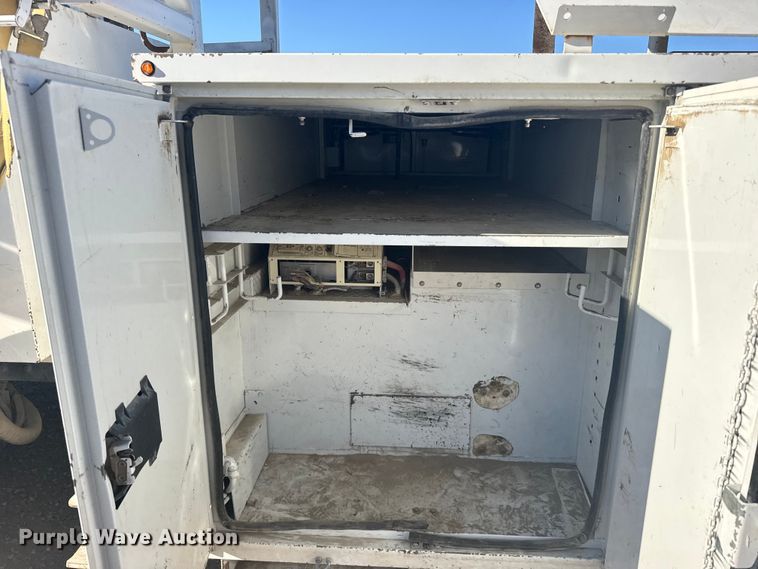 image for item FB7201 2013 Freightliner Business Class M2 digger derrick truck