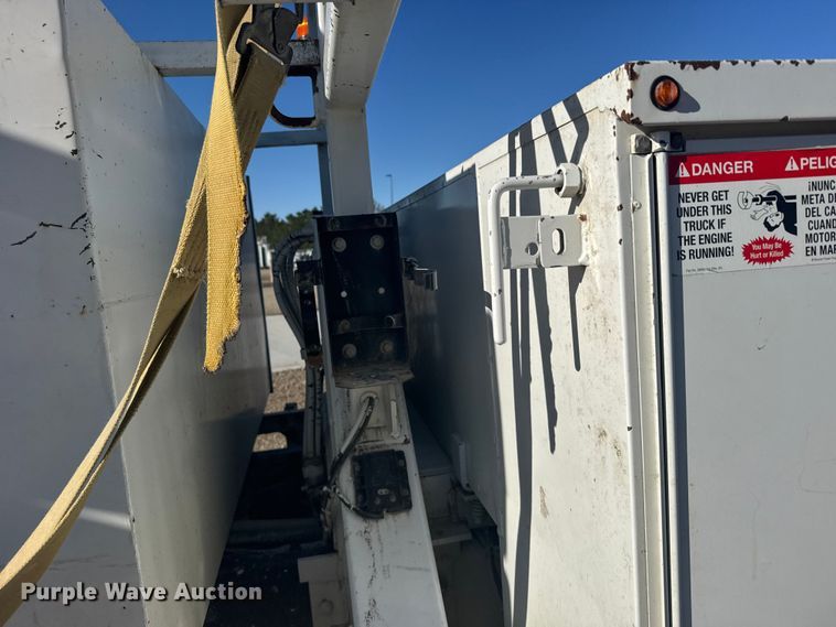 image for item FB7201 2013 Freightliner Business Class M2 digger derrick truck