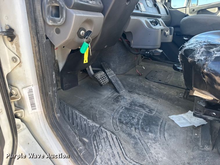 image for item FB7201 2013 Freightliner Business Class M2 digger derrick truck