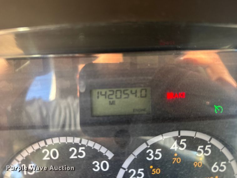 image for item FB7201 2013 Freightliner Business Class M2 digger derrick truck