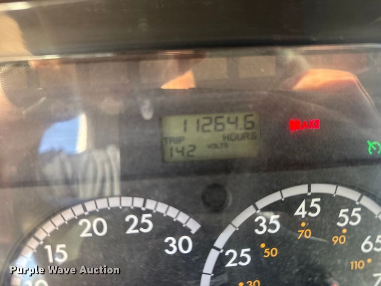 image for item FB7201 2013 Freightliner Business Class M2 digger derrick truck