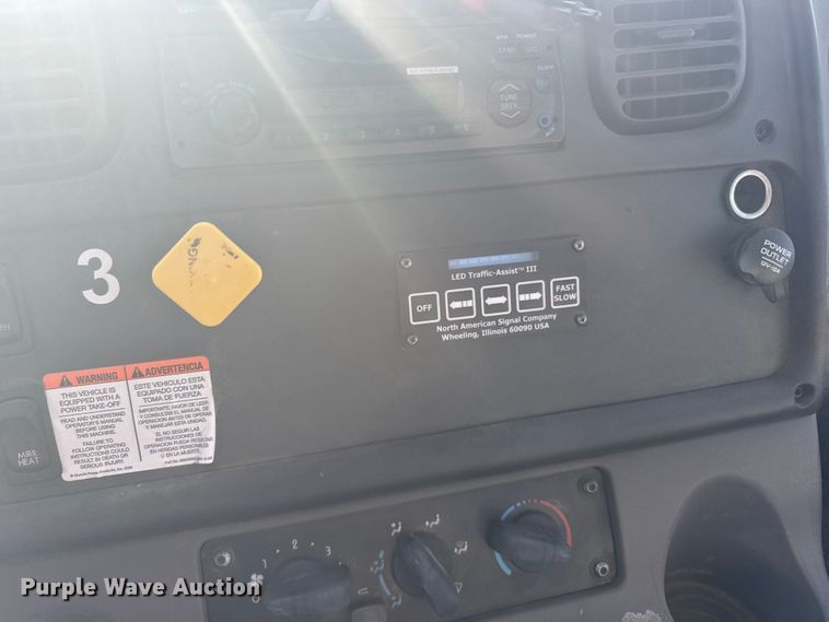 image for item FB7201 2013 Freightliner Business Class M2 digger derrick truck