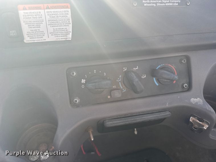 image for item FB7201 2013 Freightliner Business Class M2 digger derrick truck