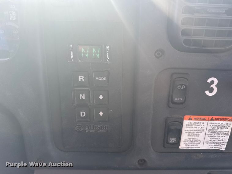 image for item FB7201 2013 Freightliner Business Class M2 digger derrick truck