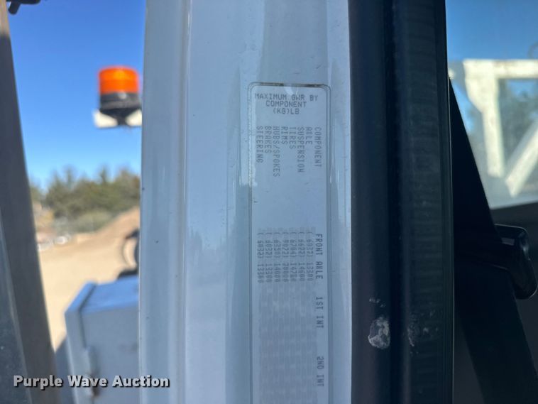 image for item FB7201 2013 Freightliner Business Class M2 digger derrick truck