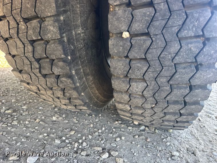 image for item FB7201 2013 Freightliner Business Class M2 digger derrick truck