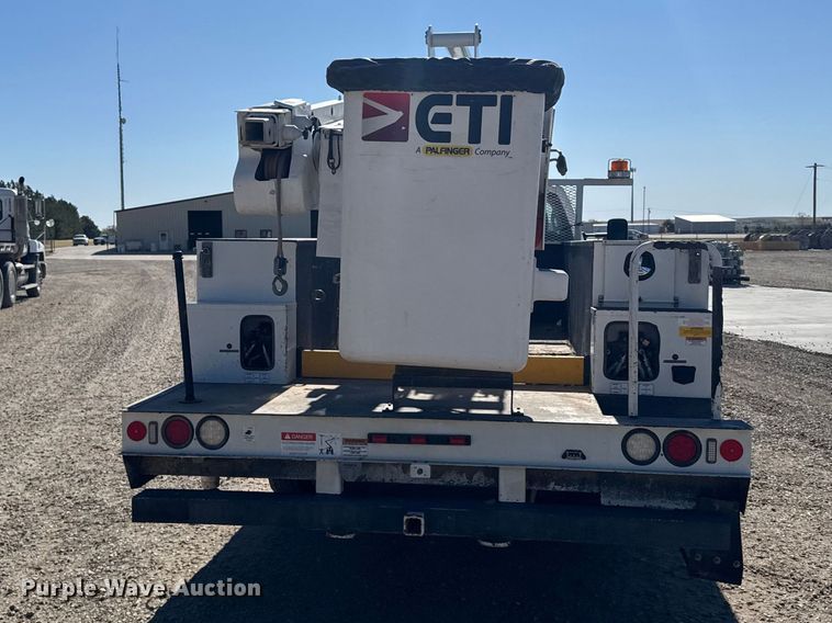 image for item FB7202 2020 Chevrolet 6500HD bucket truck