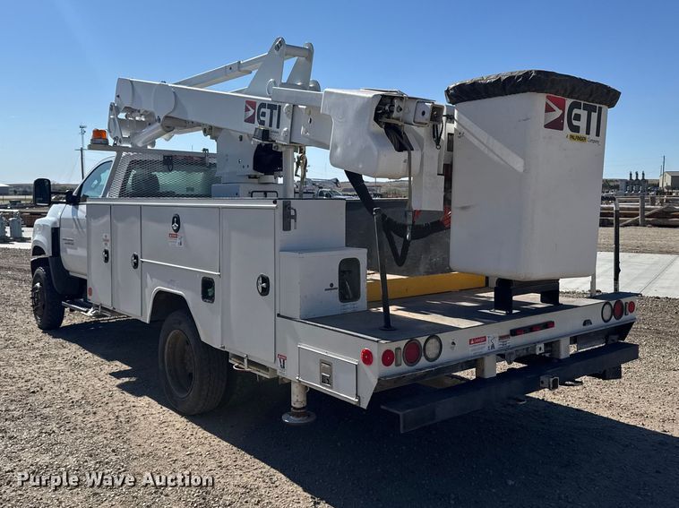 image for item FB7202 2020 Chevrolet 6500HD bucket truck
