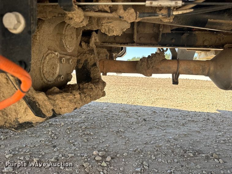 image for item FB7202 2020 Chevrolet 6500HD bucket truck