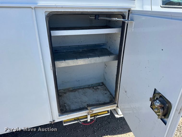 image for item FB7202 2020 Chevrolet 6500HD bucket truck