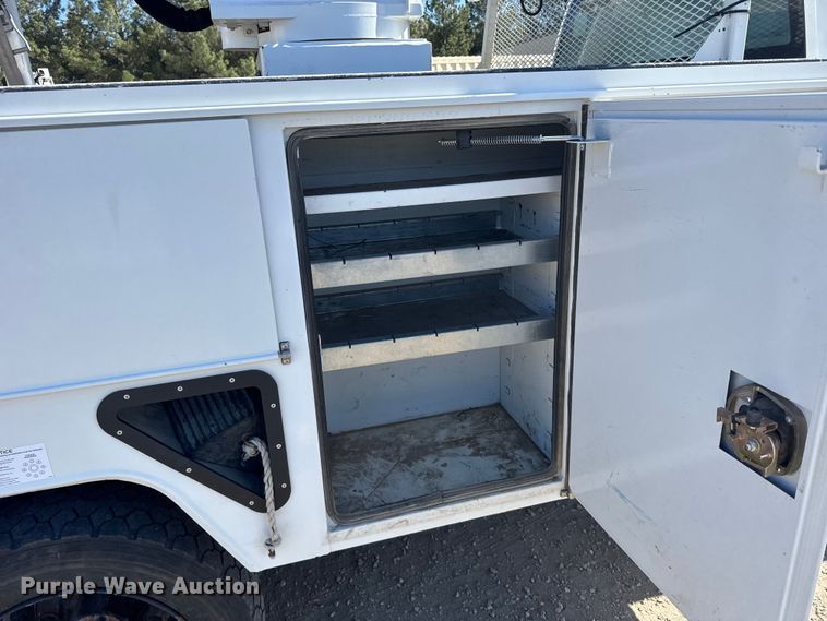 image for item FB7202 2020 Chevrolet 6500HD bucket truck