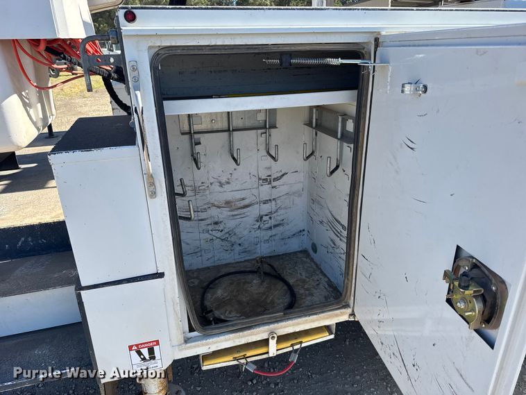 image for item FB7202 2020 Chevrolet 6500HD bucket truck