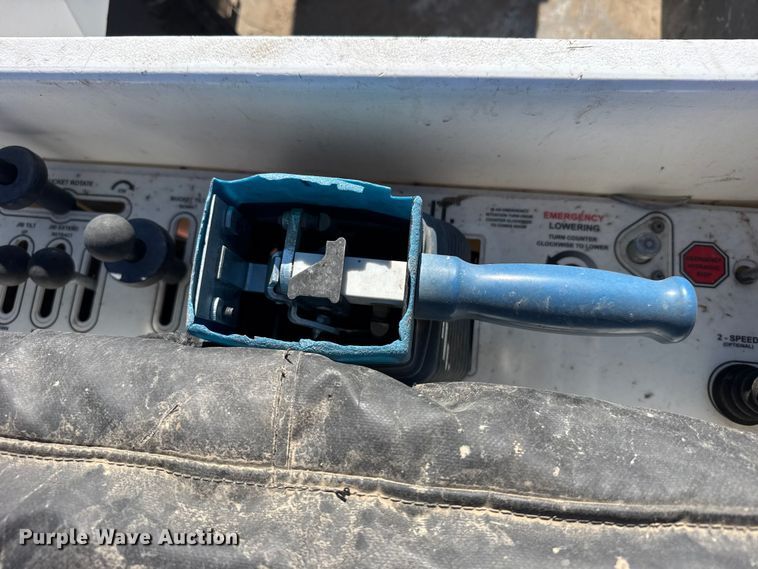 image for item FB7202 2020 Chevrolet 6500HD bucket truck