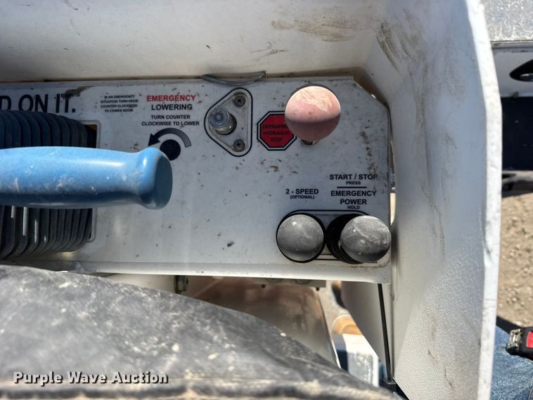 image for item FB7202 2020 Chevrolet 6500HD bucket truck