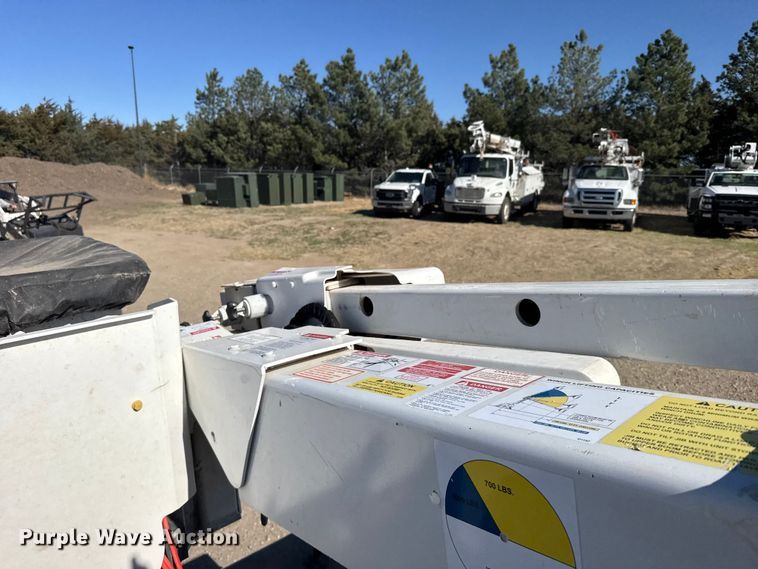 image for item FB7202 2020 Chevrolet 6500HD bucket truck