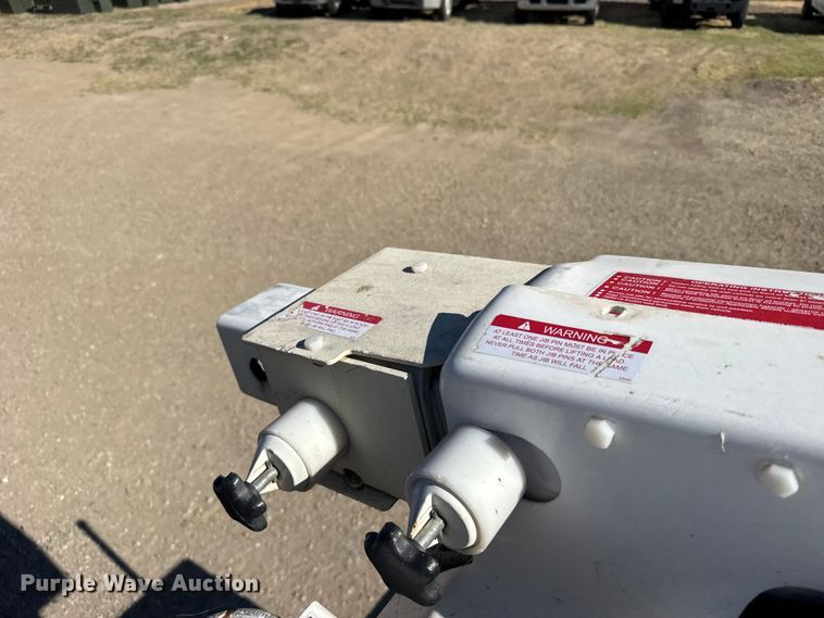 image for item FB7202 2020 Chevrolet 6500HD bucket truck