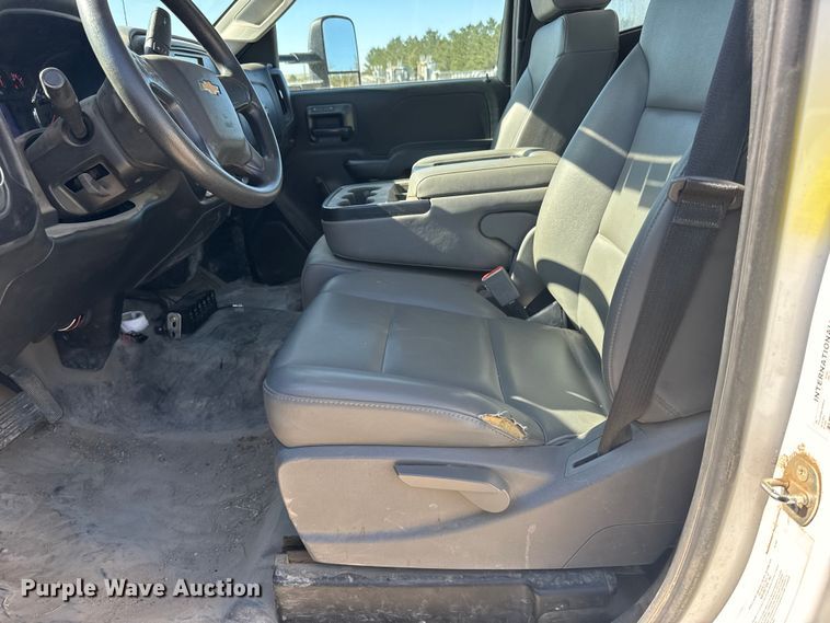 image for item FB7202 2020 Chevrolet 6500HD bucket truck