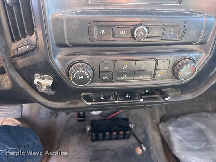 image for item FB7202 2020 Chevrolet 6500HD bucket truck