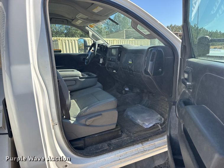 image for item FB7202 2020 Chevrolet 6500HD bucket truck