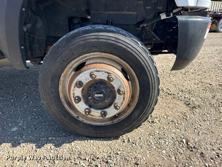 image for item FB7202 2020 Chevrolet 6500HD bucket truck