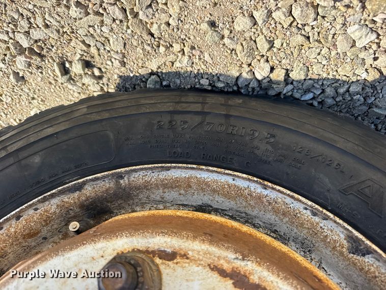 image for item FB7202 2020 Chevrolet 6500HD bucket truck