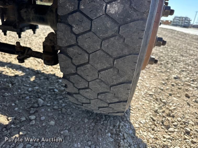 image for item FB7202 2020 Chevrolet 6500HD bucket truck