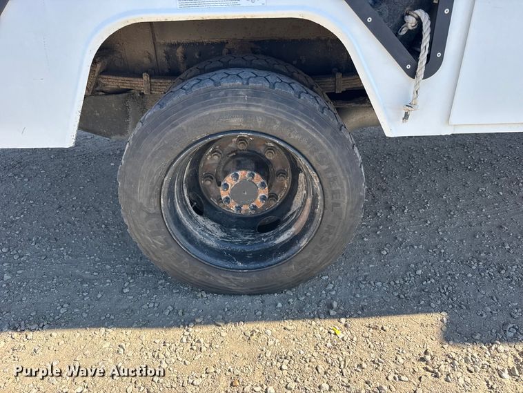 image for item FB7202 2020 Chevrolet 6500HD bucket truck