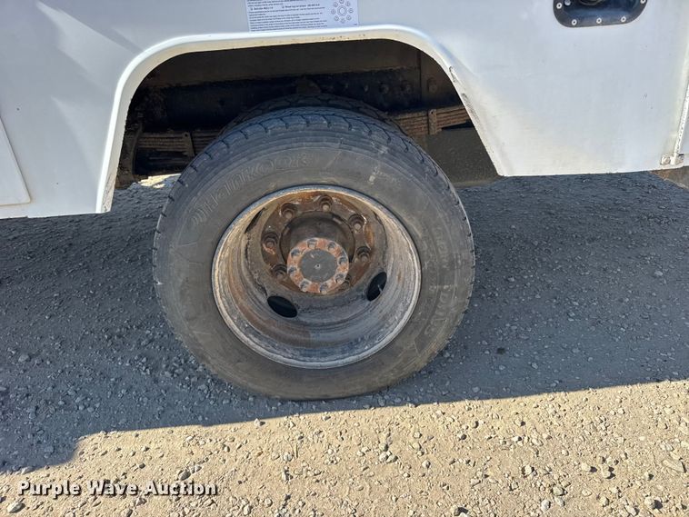 image for item FB7202 2020 Chevrolet 6500HD bucket truck