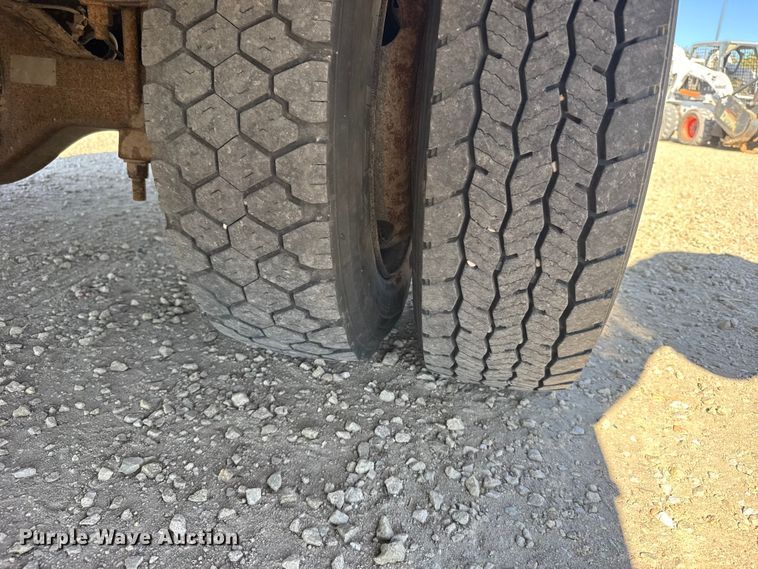 image for item FB7202 2020 Chevrolet 6500HD bucket truck