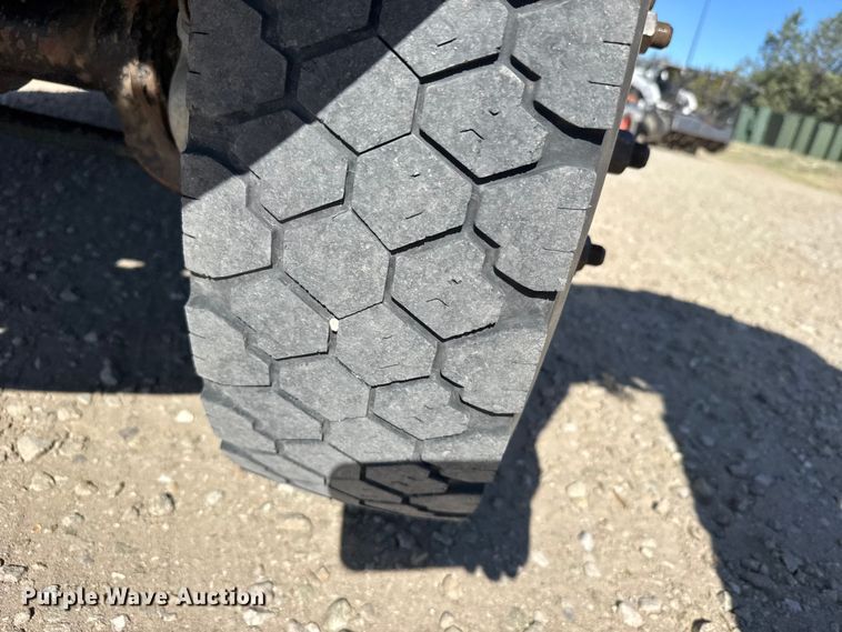 image for item FB7202 2020 Chevrolet 6500HD bucket truck