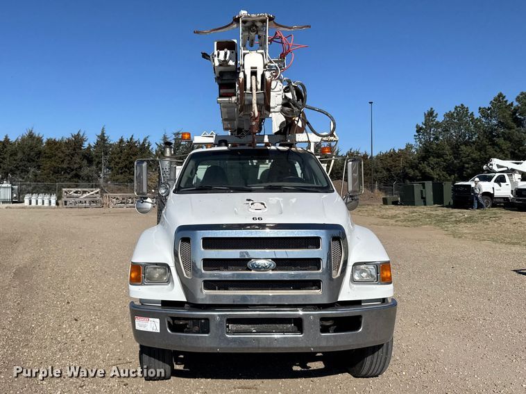 image for item FB7204 2009 Ford F-750 digger derrick truck