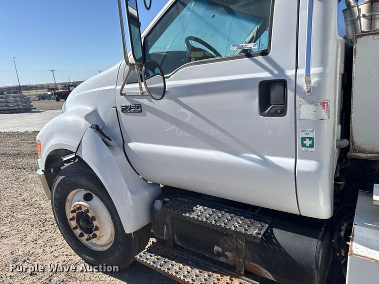 image for item FB7204 2009 Ford F-750 digger derrick truck