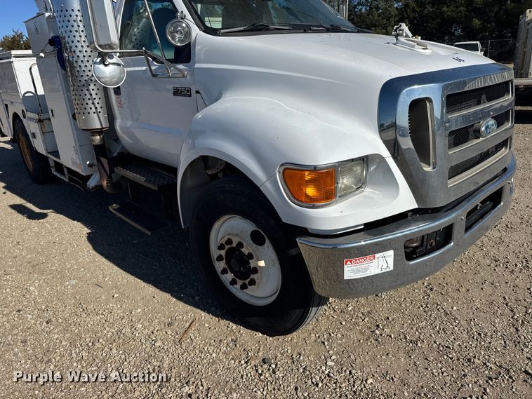 image for item FB7204 2009 Ford F-750 digger derrick truck