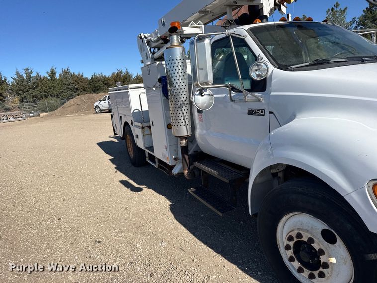 image for item FB7204 2009 Ford F-750 digger derrick truck