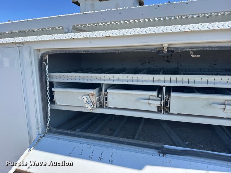 image for item FB7204 2009 Ford F-750 digger derrick truck