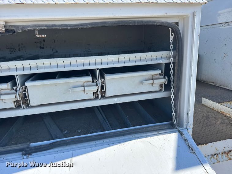 image for item FB7204 2009 Ford F-750 digger derrick truck