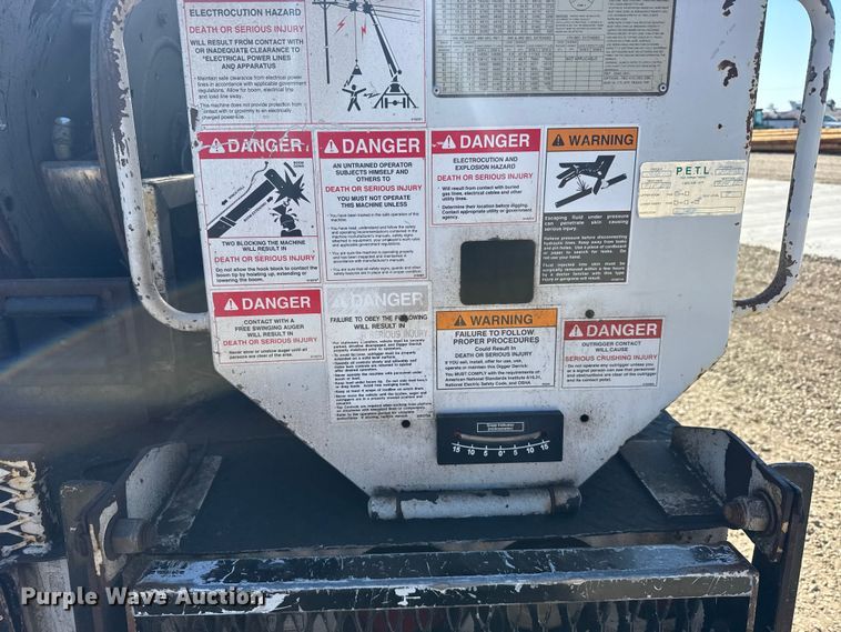 image for item FB7204 2009 Ford F-750 digger derrick truck