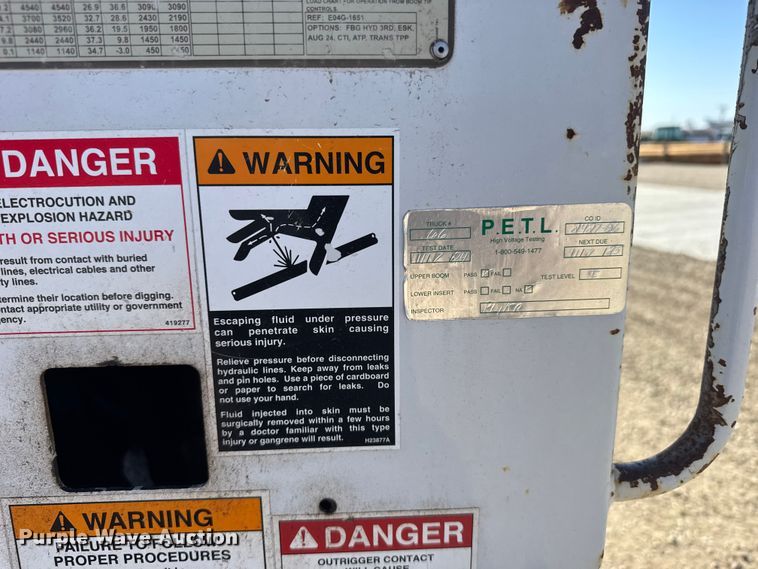 image for item FB7204 2009 Ford F-750 digger derrick truck