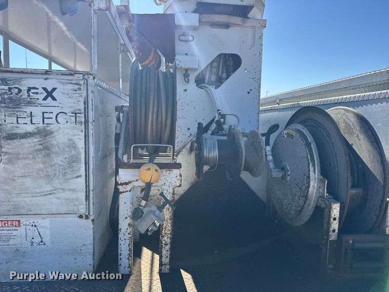 image for item FB7204 2009 Ford F-750 digger derrick truck