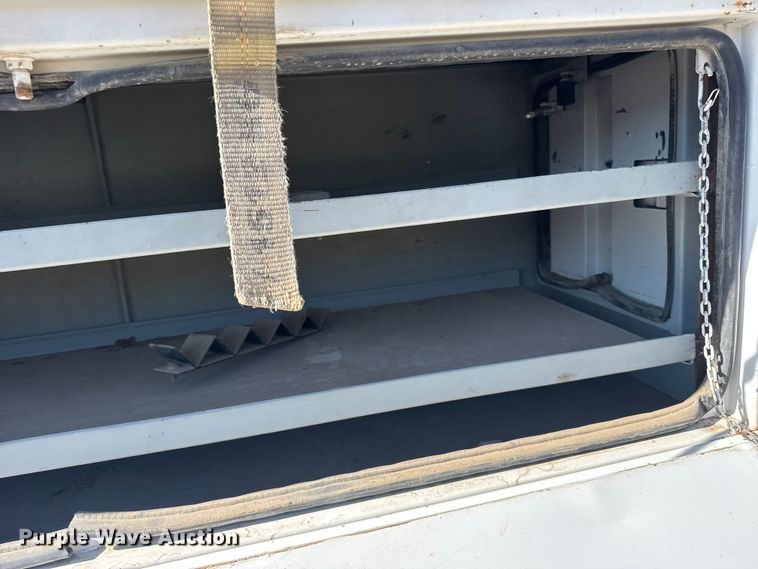 image for item FB7204 2009 Ford F-750 digger derrick truck