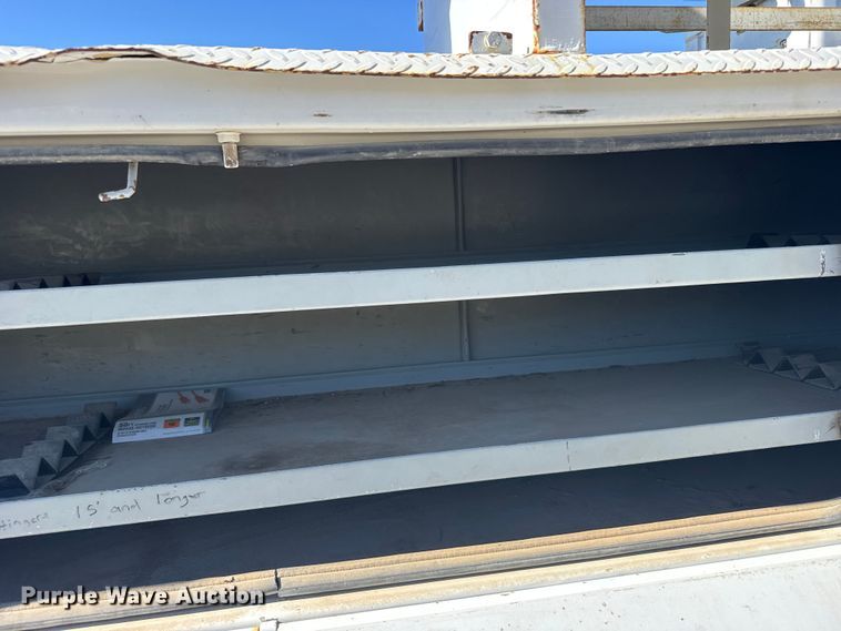 image for item FB7204 2009 Ford F-750 digger derrick truck